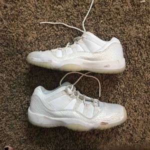 Air Jordan 11 frost white